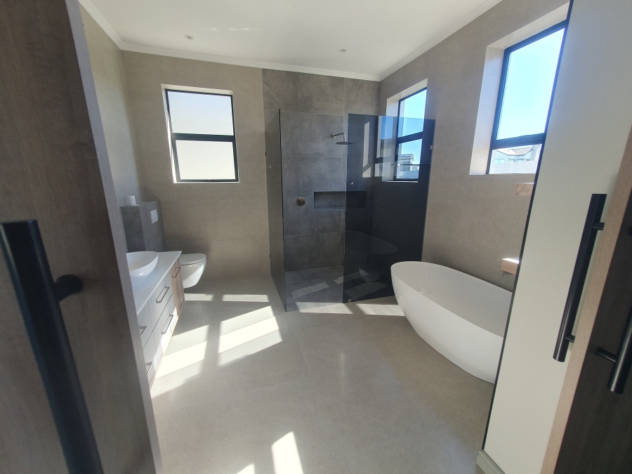 4 Bedroom Property for Sale in Oubaai Western Cape